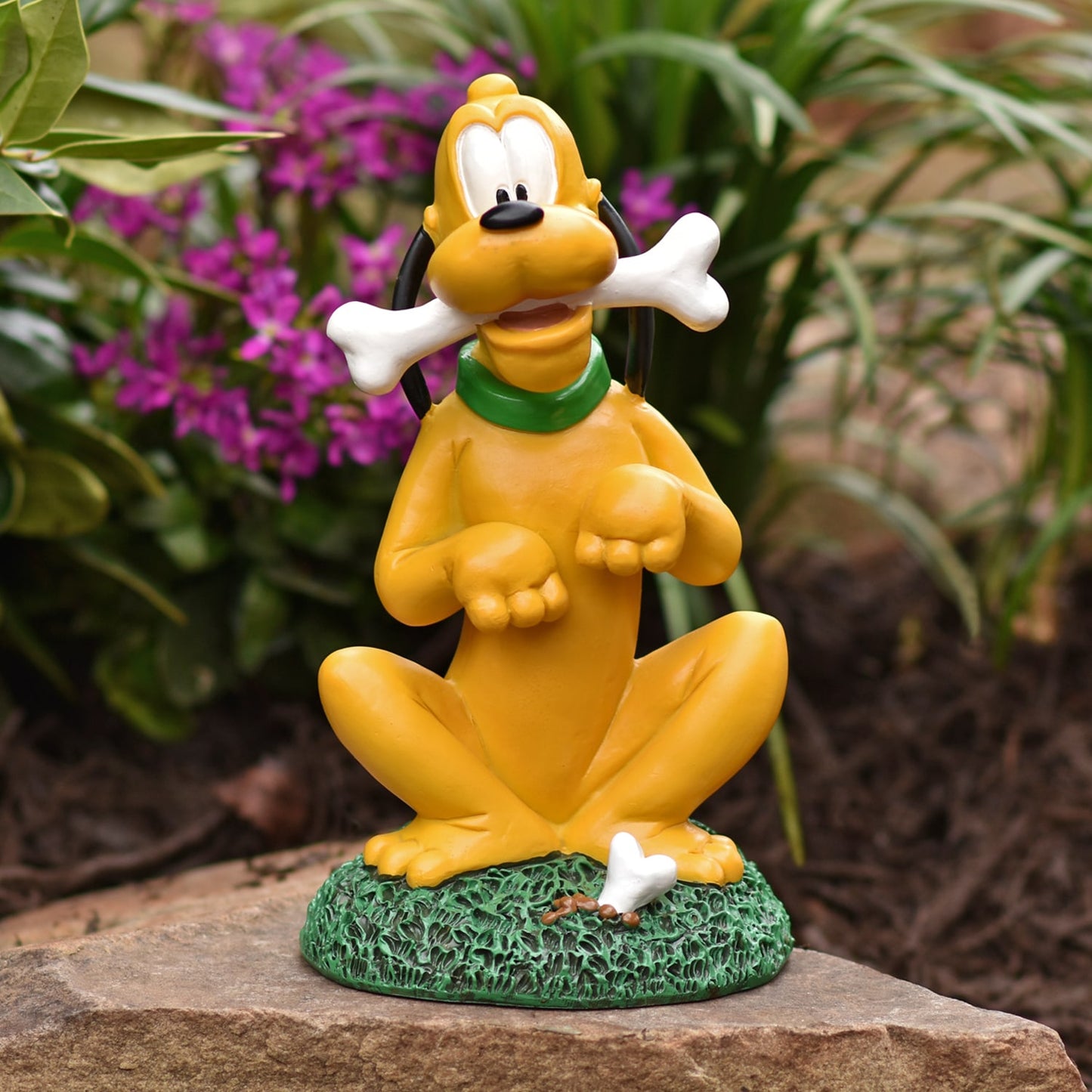 Disney Pluto with Bones ( 4 items per case )